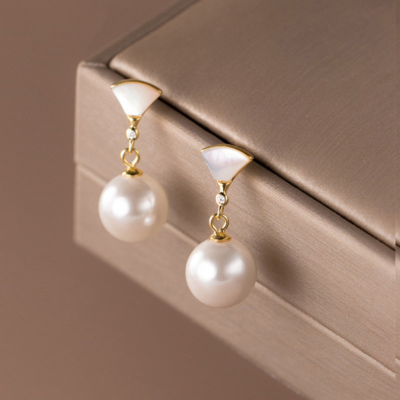 Lore – Orecchini dorati con perle