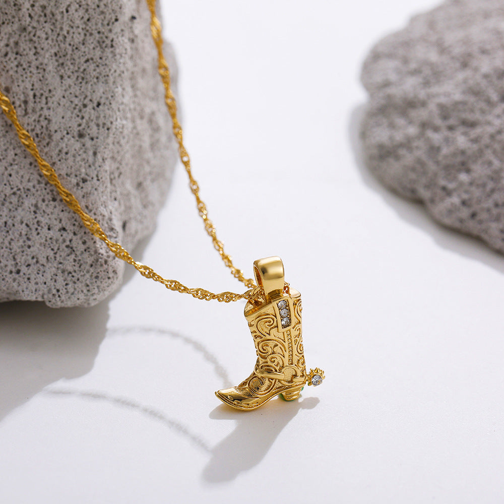 Johana – Delicata collana con incantevoli pendenti in oro.