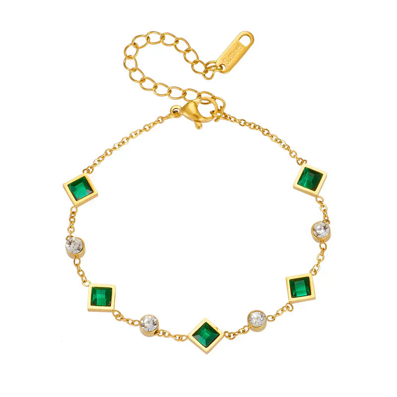 Tereza – Delicato bracciale in oro con dettagli in smeraldo.