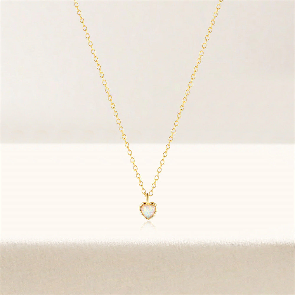 Helena – Collana delicata in argento con piccolo cuore
