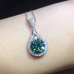 Amélie – Collana in argento con pendente in smeraldo.