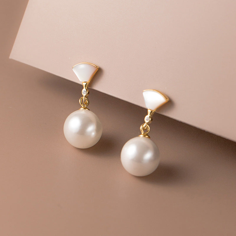 Lore – Orecchini dorati con perle