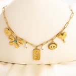 Emilie – Collana dorata delicata con piccoli pendenti