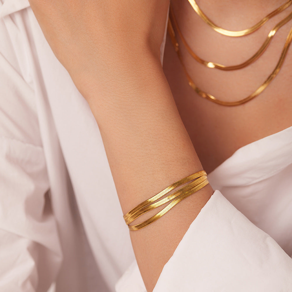 Sofia – Collana multistrato realizzata in oro fino.