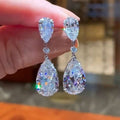 Melanie – Anello con goccia di diamanti.