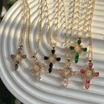 Selina – Collana dorata con croce