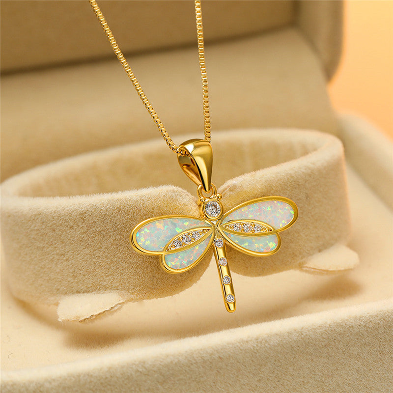 Collana dorata a farfalla con opale
