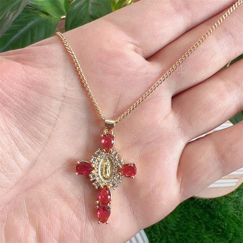 Selina – Collana dorata con croce