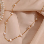 Greta – Collana dorata con delicati puntini