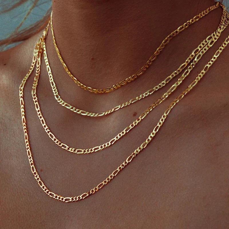 Valerie – Collana dorata con struttura semplice a maglie
