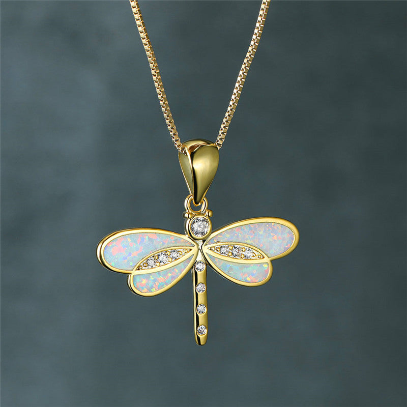 Collana dorata a farfalla con opale