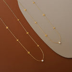 Carina – Collana dorata con accenti colorati