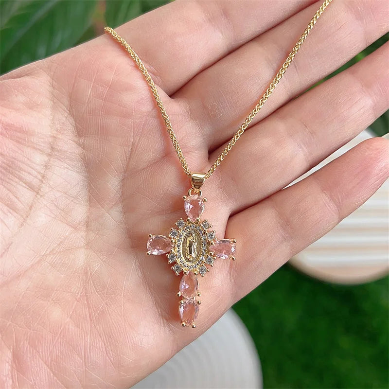 Selina – Collana dorata con croce