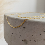 Miriam – Collana dorata con accento in perla