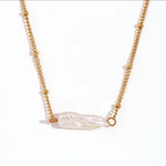 Isabela – Collana dorata con pendente rettangolare