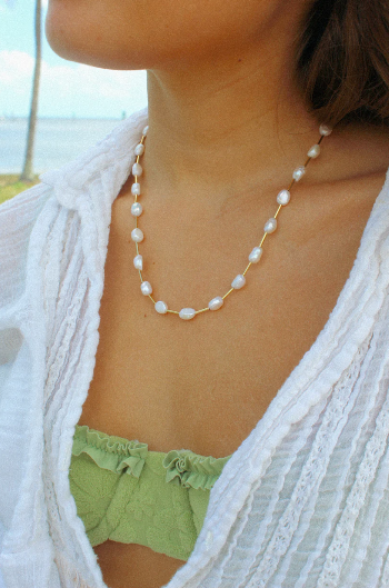 Helena – Collana dorata dal design doppio