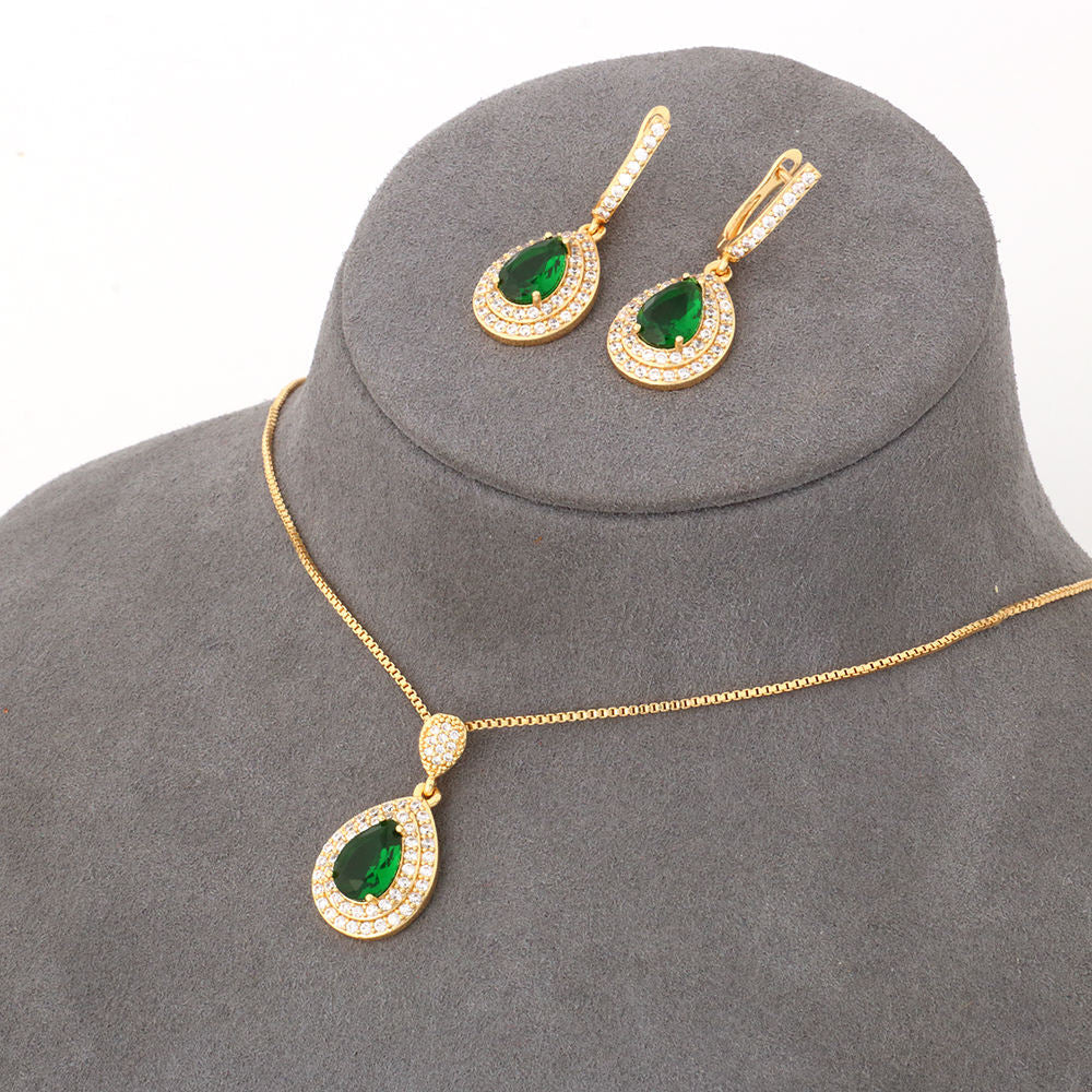Elina – Collana con pendente di smeraldo.