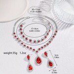 Helga-Marie – Collana di rubini con riflessi argentati.