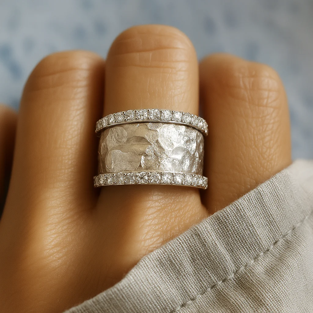 Viktorie - ANELLO VINTAGE IN ARGENTO E ZIRCONIO