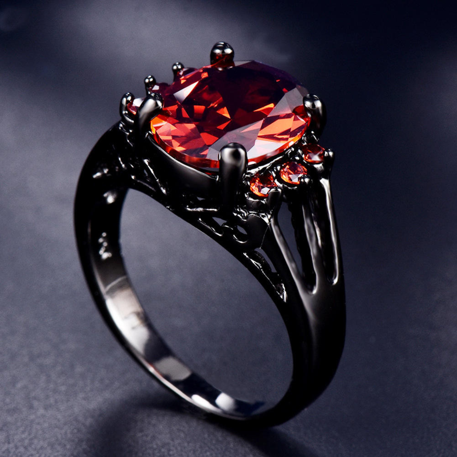 Annemarie – Anello con rubino rosso scuro.