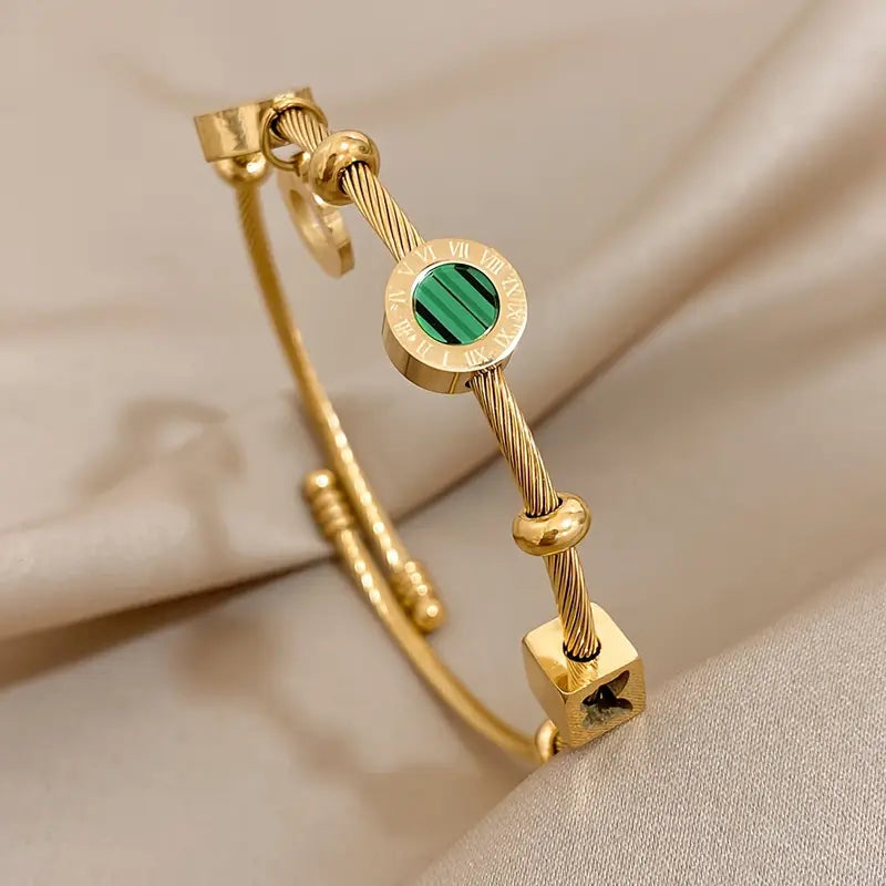 Annika – Bracciale in oro con maglie delicate.