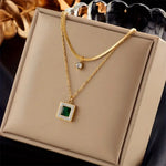 Klára – Collana in oro con pendente di smeraldo.
