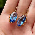 Johana – Anello con zaffiro e montatura lucida.