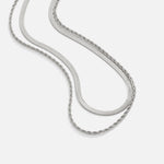 Amalia – Collana dorata con medaglione geometrico