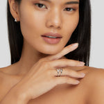 Helena – Anello in argento con elegante curvatura