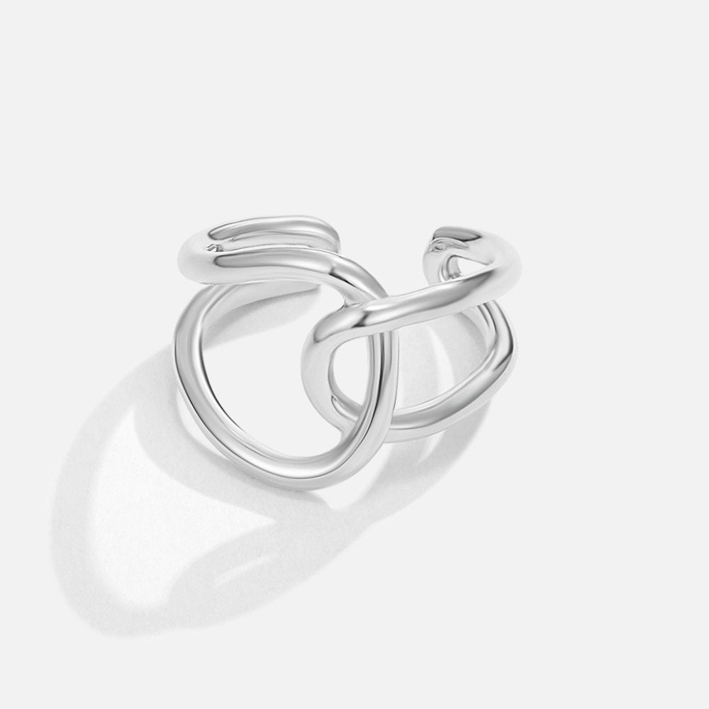 Helena – Anello in argento con elegante curvatura