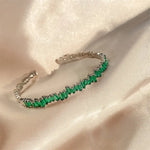 Marlena – Bracciale in smeraldo con lucentezza filigranata.