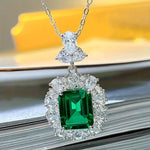 Elina – Ciondolo in argento con corona di smeraldi.