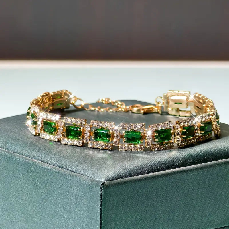 Josefína – Bracciale in oro con smeraldi rettangolari.