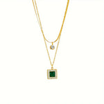 Klára – Collana in oro con pendente di smeraldo.