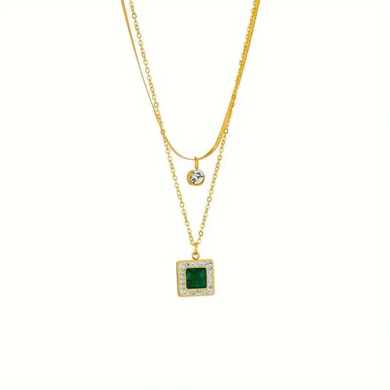 Klára – Collana in oro con pendente di smeraldo.