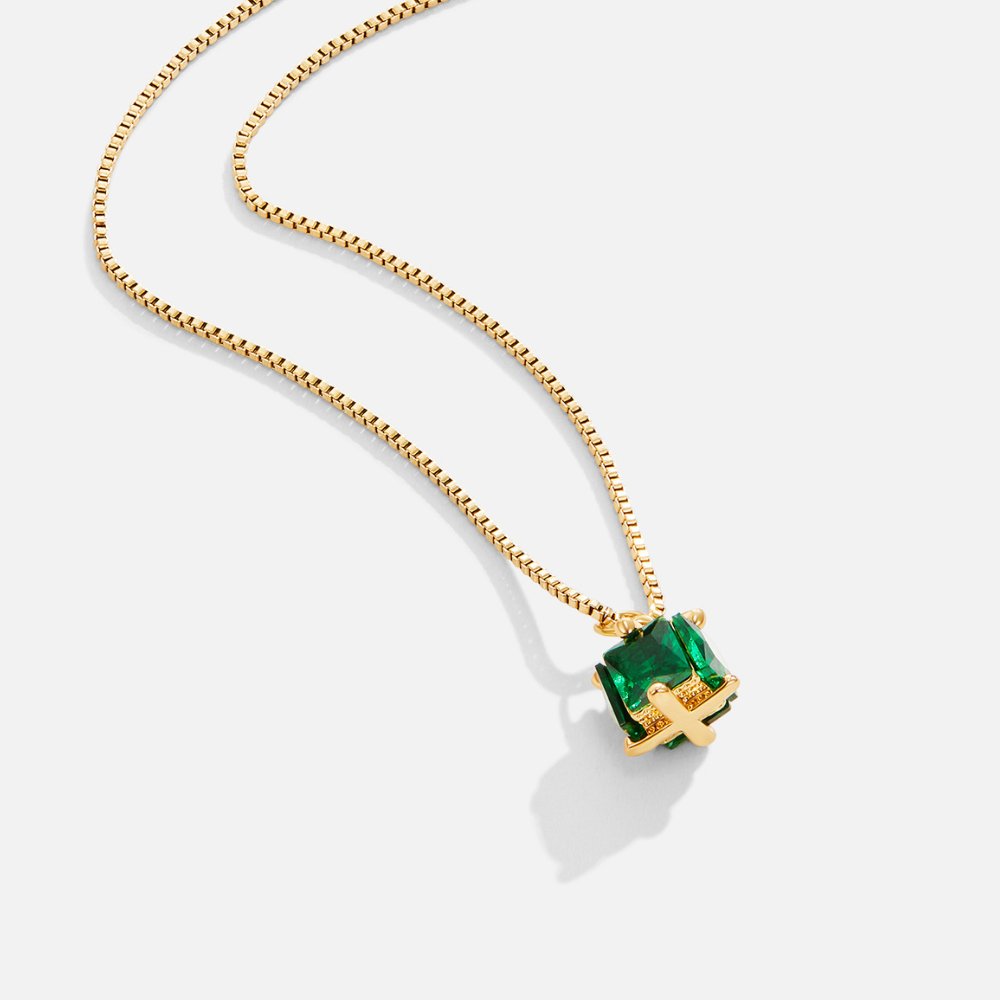 Katharina – Collana dorata con pietra verde