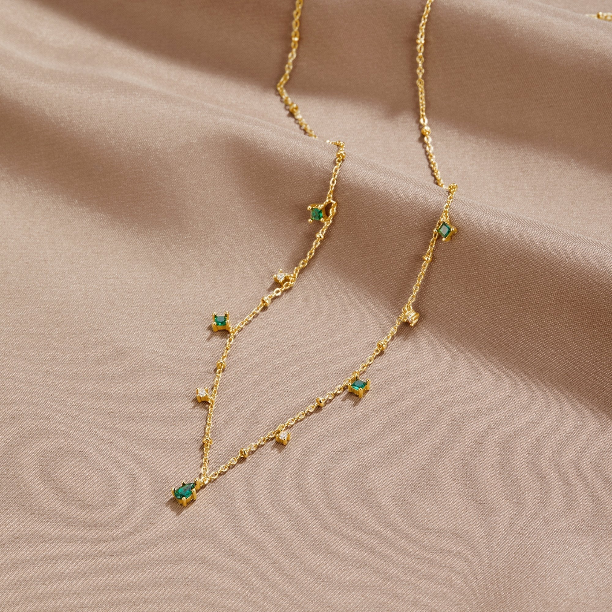 Marlies – Collana dorata con perle
