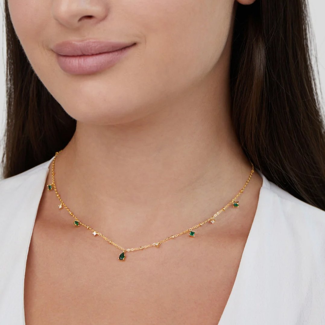 Marta – Collana dorata con pendente verde