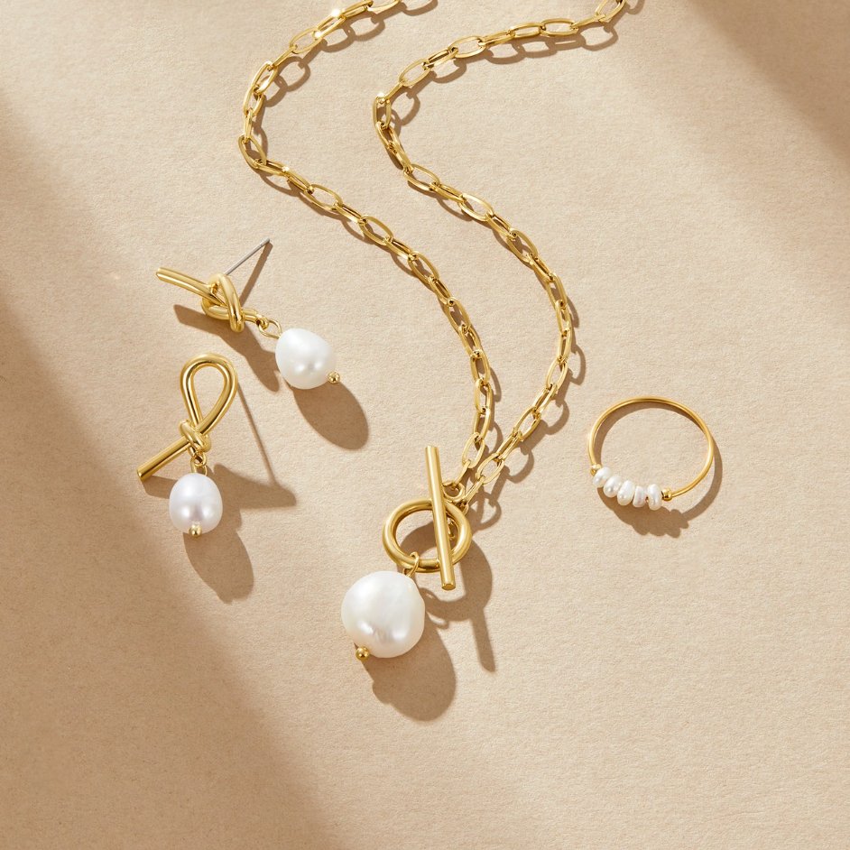 Francis – Catena in oro con pendente in filigrana.