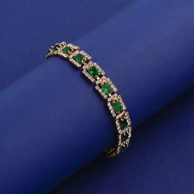 Josefína – Bracciale in oro con smeraldi rettangolari.