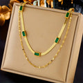 Annelie – Collana con dettagli in smeraldo e oro.