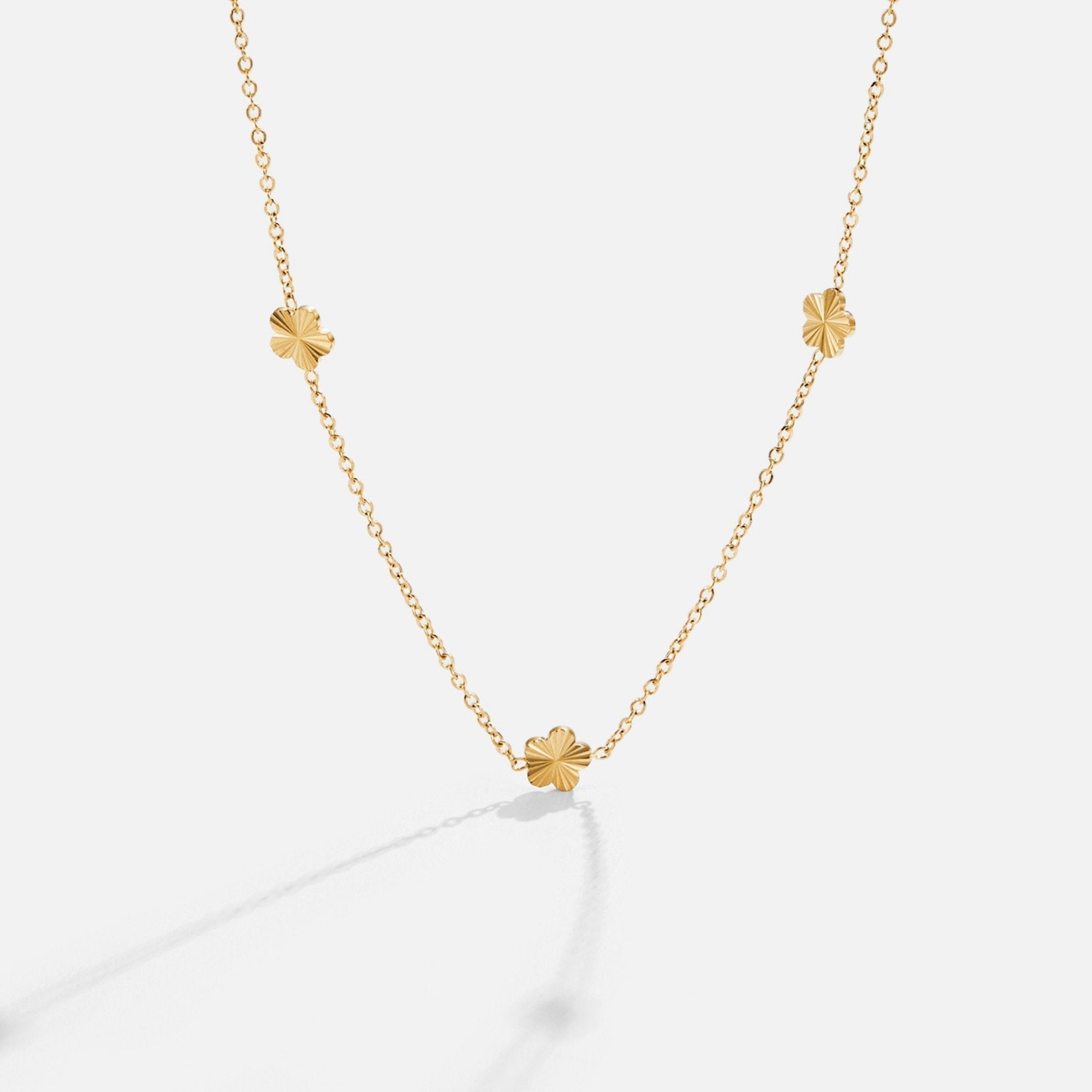 Lena – Collana dorata delicata con mini pendente