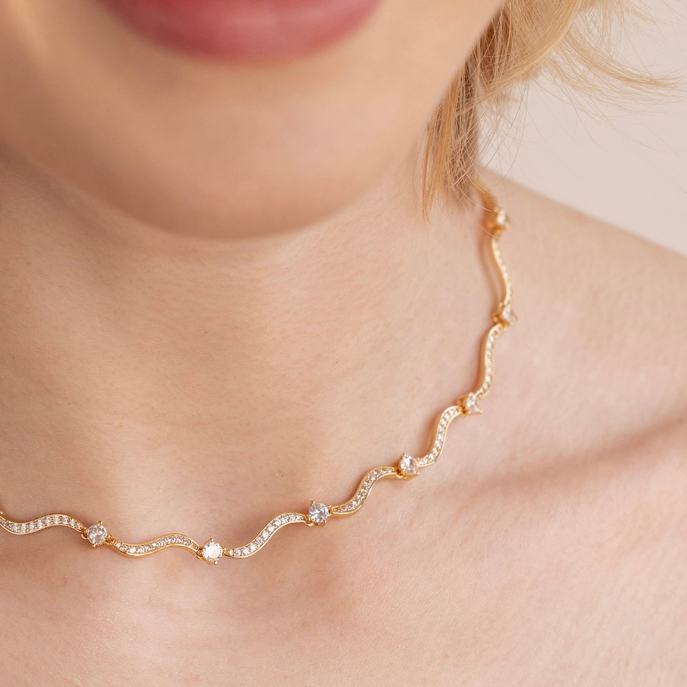 Jitka – Collana dorata con forma geometrica