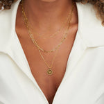 Lea – Collana dorata delicata multiriga con linee eleganti