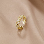 Friedrika – Anello placcato oro con perla decorativa.