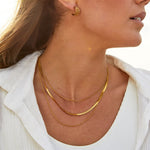 Karoline – Collana dorata con pietra discreta