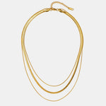 Karoline – Collana dorata con pietra discreta
