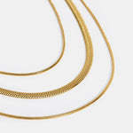 Karoline – Collana dorata con pietra discreta