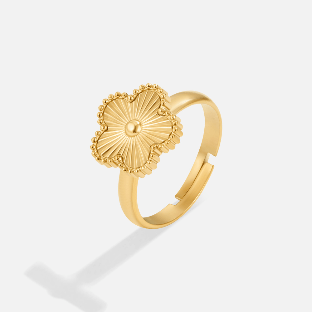 Anello in oro con quadrifoglio