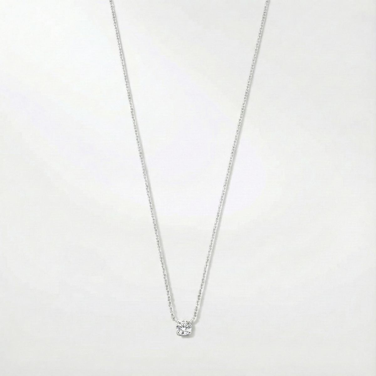 Collana Klára con pietra moissanite
